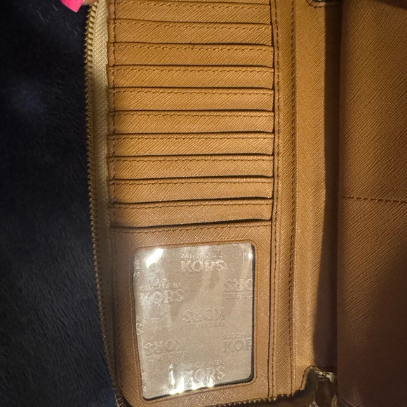 Michael Kors Tan Wallet - Picture 1 of 8